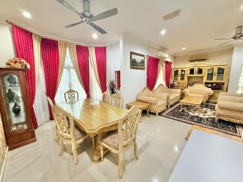 Bungalow for Sale in Sungai Buloh (Selangor) - Sa'a Nordin - Living Room - PropertyGuru.com.my