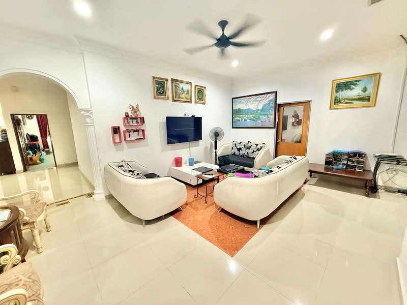 Bungalow for Sale in Sungai Buloh (Selangor) - Sa'a Nordin - Living Room - PropertyGuru.com.my