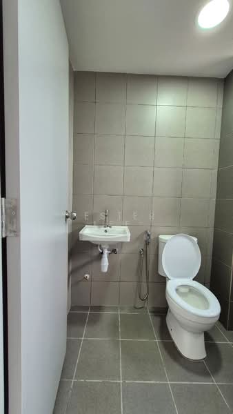 Service Residence for Rent at Residensi Bukit Tiara - Lester Lee - Bathroom - PropertyGuru.com.my