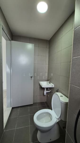 Service Residence for Rent at Residensi Bukit Tiara - Lester Lee - Bathroom - PropertyGuru.com.my