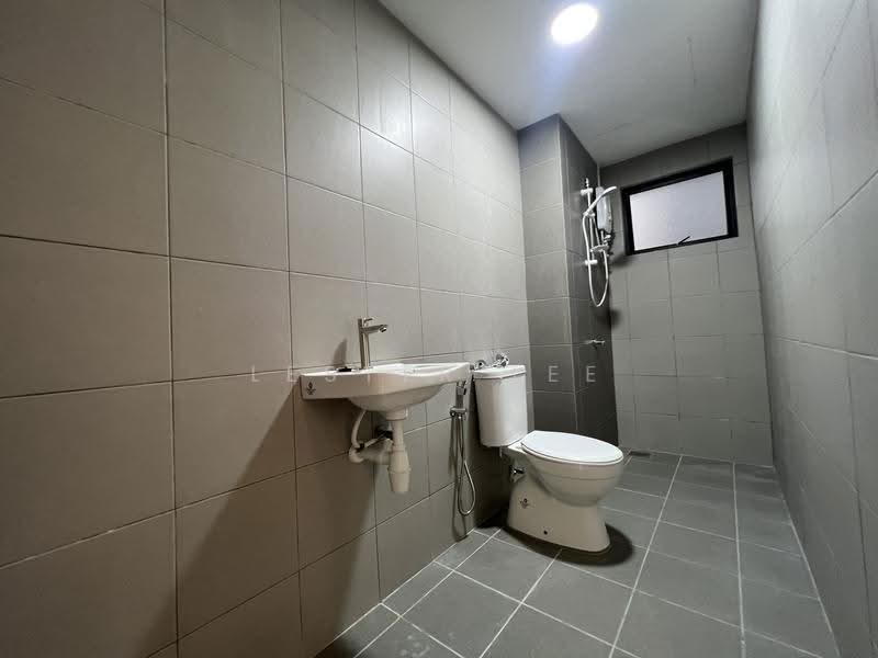 Service Residence for Rent at Residensi Bukit Tiara - Lester Lee - Bathroom - PropertyGuru.com.my