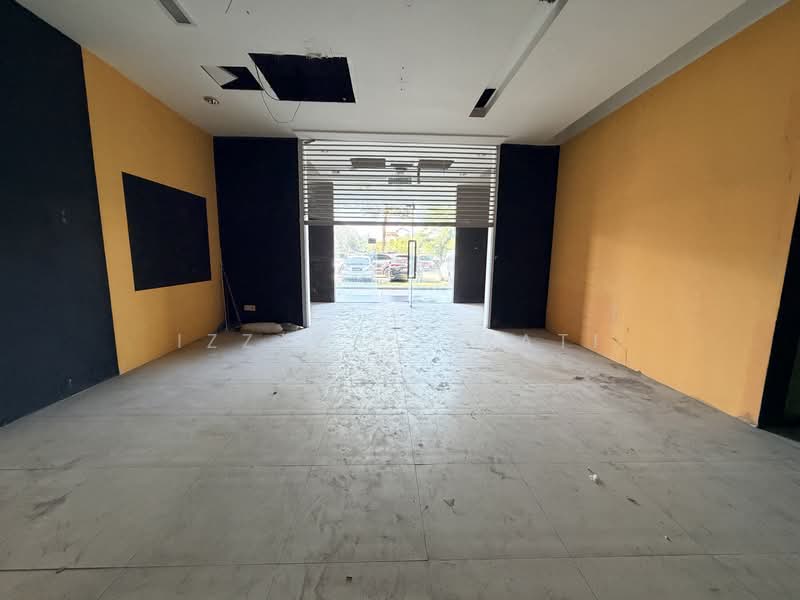 Shop / Office for Rent in Laman Seri Business Park (Shah Alam) - Izzaza Izzati - Entrance - PropertyGuru.com.my