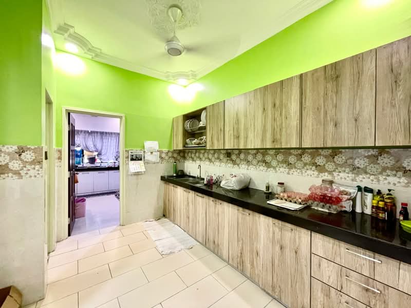 Rumah Teres 2 Tingkat untuk Dijual di Seksyen 8 (Bangi) - Ali Idris - Kitchen - PropertyGuru.com.my