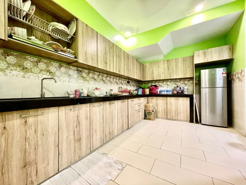 Rumah Teres 2 Tingkat untuk Dijual di Seksyen 8 (Bangi) - Ali Idris - Kitchen - PropertyGuru.com.my