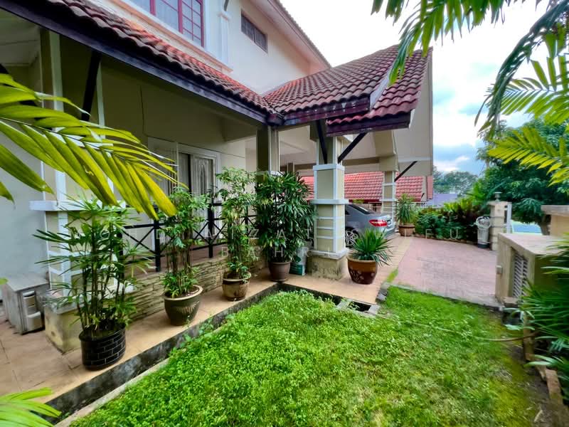 Semi-Detached House for Sale in Seksyen 1 Bandar Baru Bangi (Bandar Baru Bangi) - Mohd Aizat Saiful Bahri - Exterior - PropertyGuru.com.my