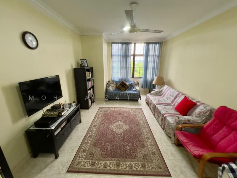 Semi-Detached House for Sale in Seksyen 1 Bandar Baru Bangi (Bandar Baru Bangi) - Mohd Aizat Saiful Bahri - Living Room - PropertyGuru.com.my