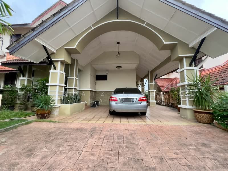 Semi-Detached House for Sale in Seksyen 1 Bandar Baru Bangi (Bandar Baru Bangi) - Mohd Aizat Saiful Bahri - Exterior - PropertyGuru.com.my