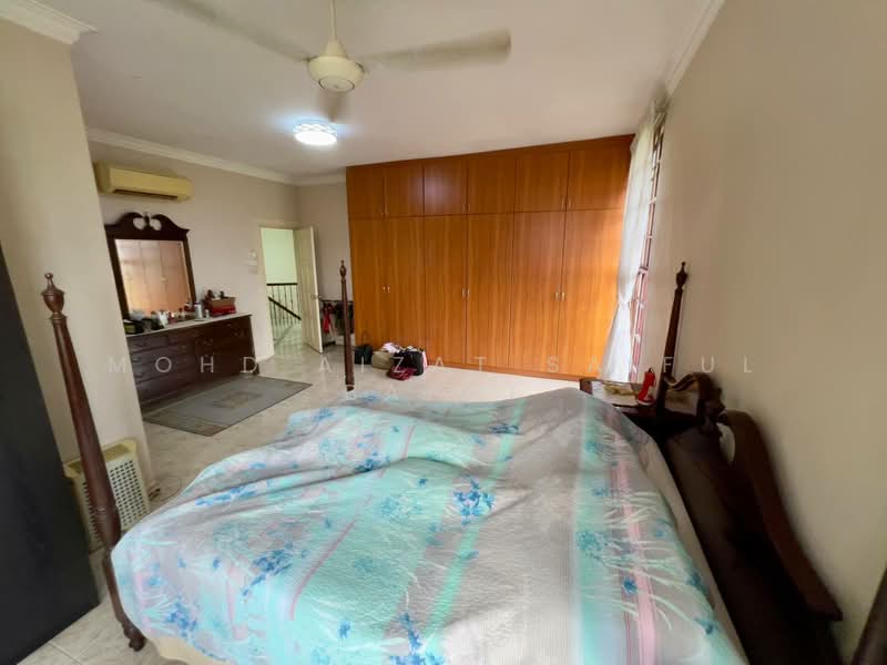 Semi-Detached House for Sale in Seksyen 1 Bandar Baru Bangi (Bandar Baru Bangi) - Mohd Aizat Saiful Bahri - Bedroom - PropertyGuru.com.my