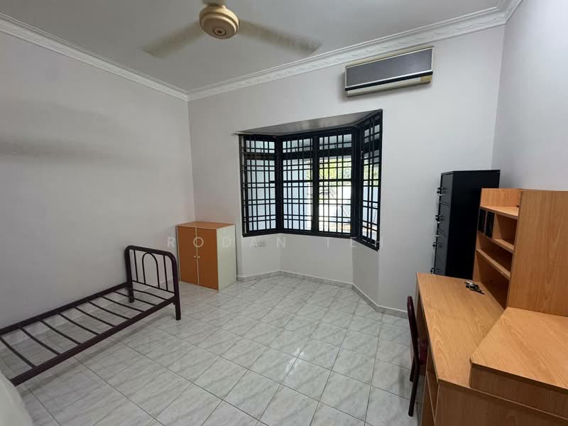 1-storey Terraced House for Rent in Taman Skudai Baru (Skudai) - Rodan Teh - Bedroom - PropertyGuru.com.my