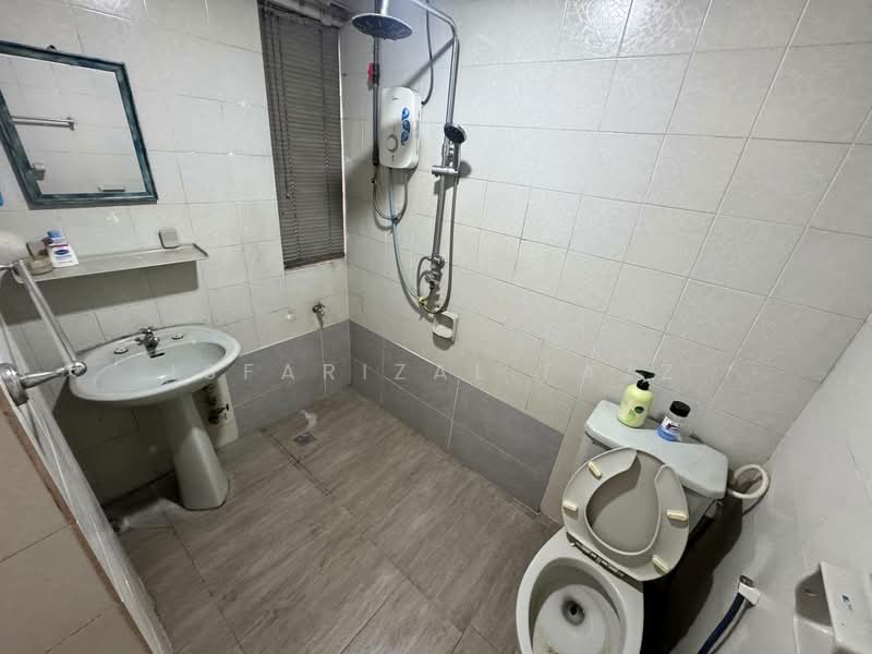 Kondominium untuk Dijual di Villa Putra - Isfarizal fazz - Bathroom - PropertyGuru.com.my