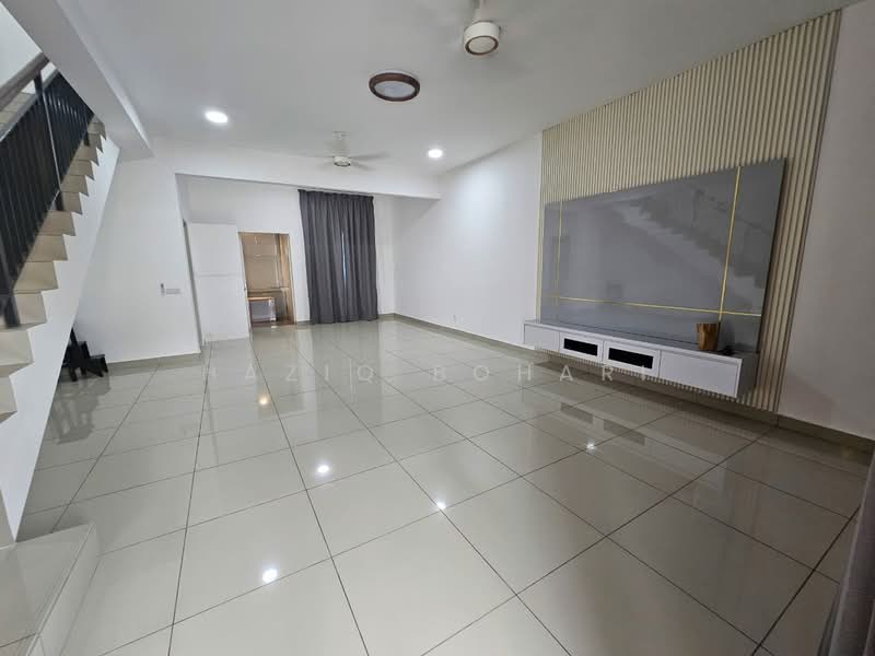 Rumah Teres 2 Tingkat untuk Disewa di Bandar Rimbayu (Telok Panglima Garang) - Haziq Bohari - Living Room - PropertyGuru.com.my