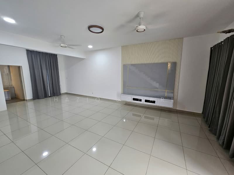 Rumah Teres 2 Tingkat untuk Disewa di Bandar Rimbayu (Telok Panglima Garang) - Haziq Bohari - Living Room - PropertyGuru.com.my