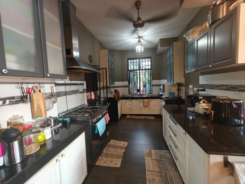 Link Bungalow for Sale in Taman Kolam Air (Johor Bahru) - Joey Chin - Kitchen - PropertyGuru.com.my