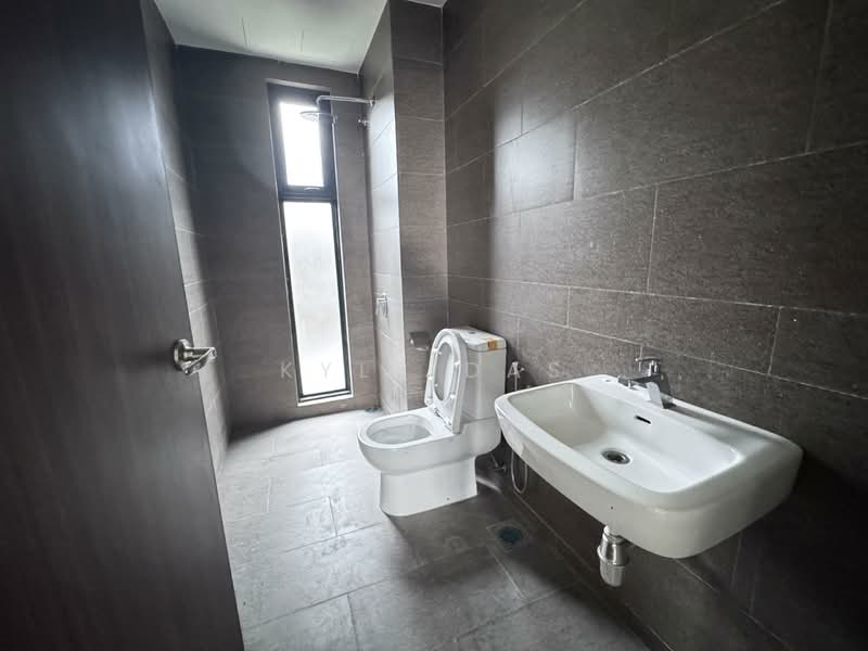 Semi-Detached House for Sale in Johor Bahru (Johor) - Kyle Das - Bathroom - PropertyGuru.com.my