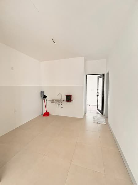 Semi-Detached House for Sale in Kota Emerald (Rawang) - SK Luk - Kitchen - PropertyGuru.com.my