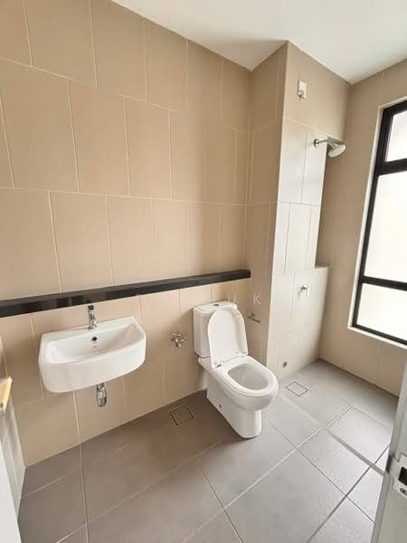 Semi-Detached House for Sale in Kota Emerald (Rawang) - SK Luk - Bathroom - PropertyGuru.com.my