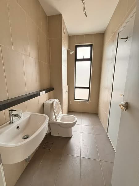 Semi-Detached House for Sale in Kota Emerald (Rawang) - SK Luk - Bathroom - PropertyGuru.com.my