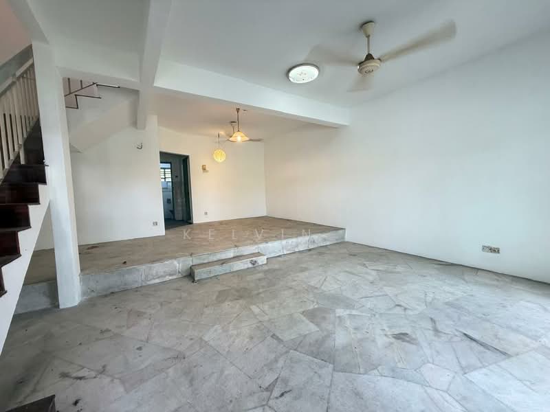 2-storey Terraced House for Sale in Bandar Country Homes (Rawang) - Kelvin . - Living Room - PropertyGuru.com.my