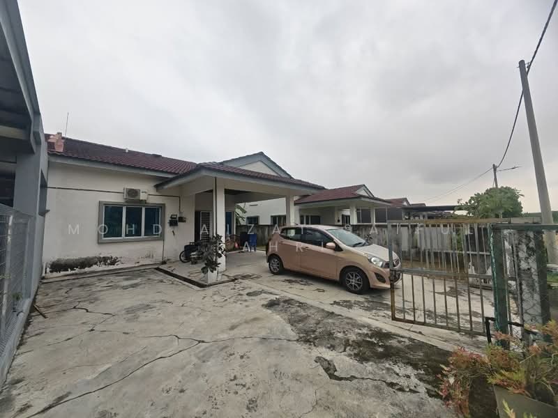 Semi-Detached House for Sale in Meru (Klang) - Mohd Aizat Saiful Bahri - Exterior - PropertyGuru.com.my