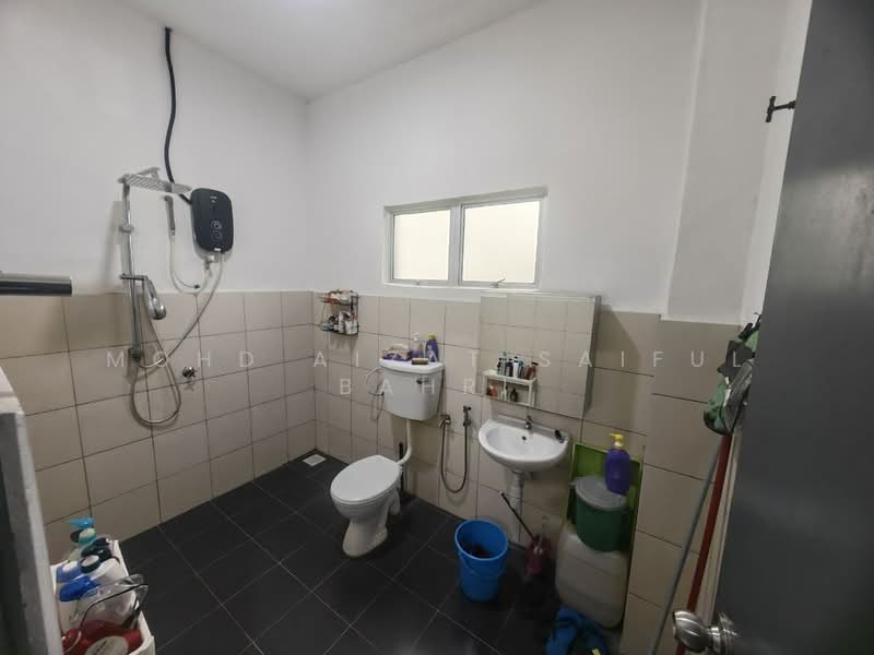 Semi-Detached House for Sale in Meru (Klang) - Mohd Aizat Saiful Bahri - Bathroom - PropertyGuru.com.my