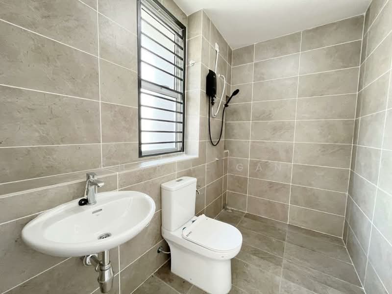 2-storey Terraced House for Rent in Bandar Rimbayu (Telok Panglima Garang) - Charlie Gan - Bathroom - PropertyGuru.com.my