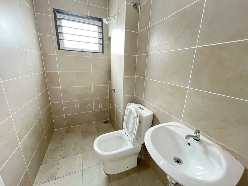 Rumah Teres 2 Tingkat untuk Disewa di Bandar Rimbayu (Telok Panglima Garang) - Charlie Gan - Bathroom - PropertyGuru.com.my