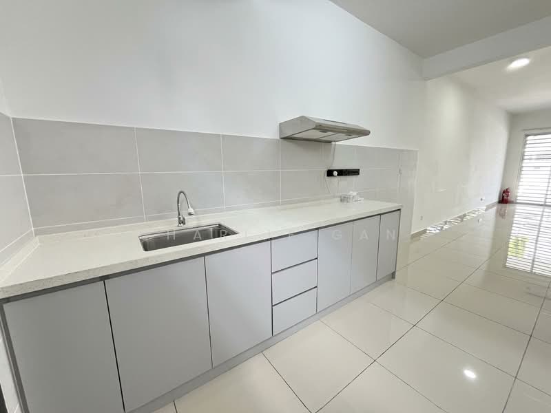 Rumah Teres 2 Tingkat untuk Disewa di Bandar Rimbayu (Telok Panglima Garang) - Charlie Gan - Kitchen - PropertyGuru.com.my