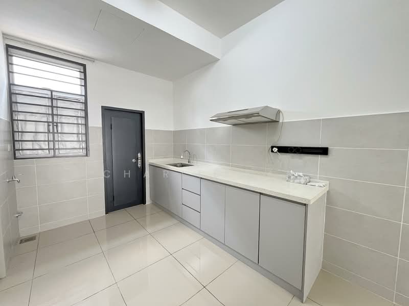 Rumah Teres 2 Tingkat untuk Disewa di Bandar Rimbayu (Telok Panglima Garang) - Charlie Gan - Kitchen - PropertyGuru.com.my