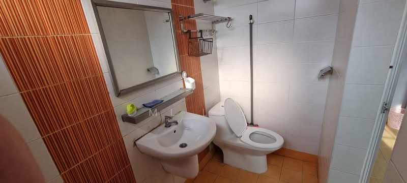 Rumah Teres 2 Tingkat untuk Dijual di Taman Danau Desa (Taman Desa) - ML Lau - Bathroom - PropertyGuru.com.my