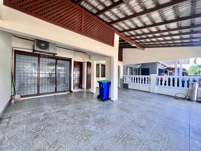 1.5-storey Terraced House for Sale in Usj 2 (Subang Jaya) - Hazeman Omar - Exterior - PropertyGuru.com.my