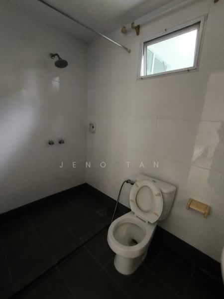 Townhouse for Rent in Kuching (Sarawak) - Jeno Tan - Bathroom - PropertyGuru.com.my