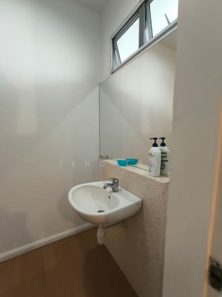Townhouse for Rent in Kuching (Sarawak) - Jeno Tan - Bathroom - PropertyGuru.com.my