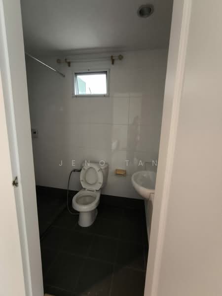 Townhouse for Rent in Kuching (Sarawak) - Jeno Tan - Bathroom - PropertyGuru.com.my