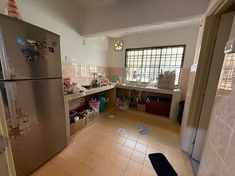 Rumah Teres 2 Tingkat untuk Dijual di Taman Mutiara Rini (Skudai) - Tommy Tai - Kitchen - PropertyGuru.com.my