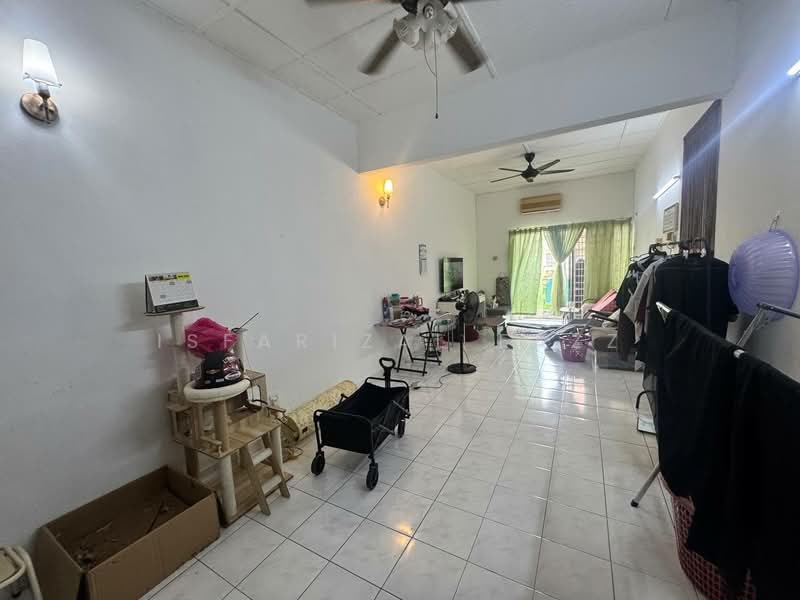 Condominium for Sale at Tiara Duta - Isfarizal fazz - Living Room - PropertyGuru.com.my