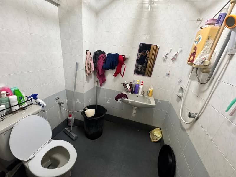 Condominium for Sale at Tiara Duta - Isfarizal fazz - Bathroom - PropertyGuru.com.my