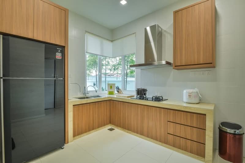 3-storey Terraced House for Sale in Laman Rimbunan (Kepong) - KAT NEOH - Kitchen - PropertyGuru.com.my