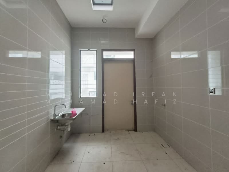 Rumah Teres 3 Tingkat untuk Dijual di Shah Alam (Selangor) - Muhamad Irfan Muhamad Hafiz - Wet Kitchen - PropertyGuru.com.my