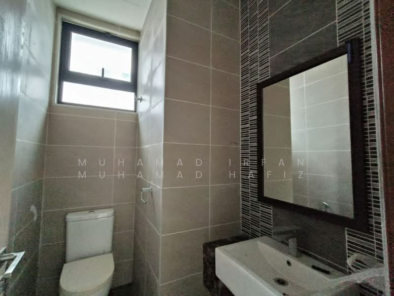 Rumah Teres 3 Tingkat untuk Dijual di Shah Alam (Selangor) - Muhamad Irfan Muhamad Hafiz - Bathroom - PropertyGuru.com.my
