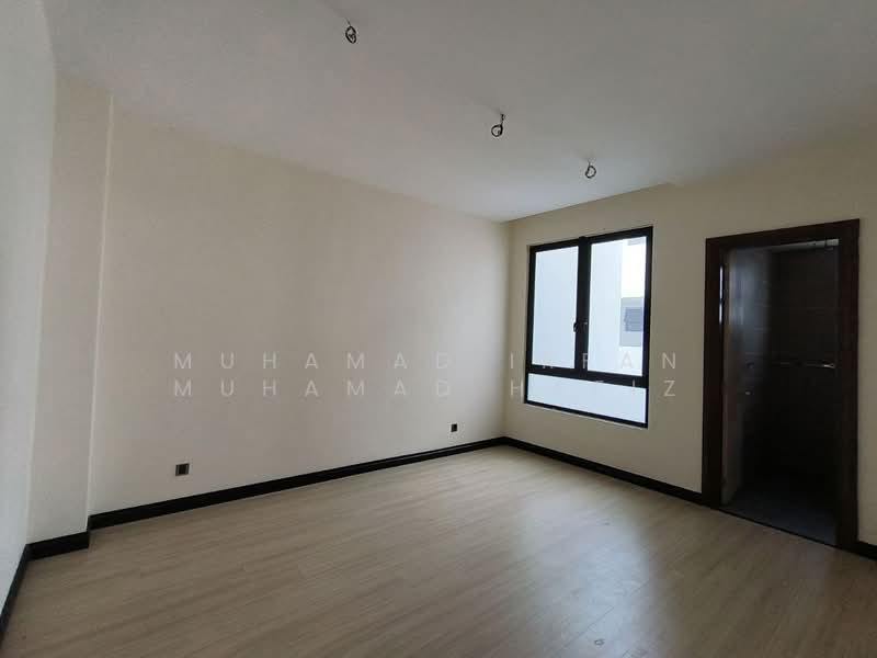 Rumah Teres 3 Tingkat untuk Dijual di Shah Alam (Selangor) - Muhamad Irfan Muhamad Hafiz - Bedroom - PropertyGuru.com.my