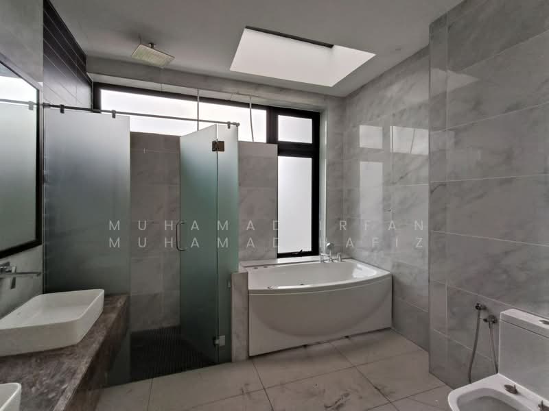 Rumah Teres 3 Tingkat untuk Dijual di Shah Alam (Selangor) - Muhamad Irfan Muhamad Hafiz - Bathroom - PropertyGuru.com.my