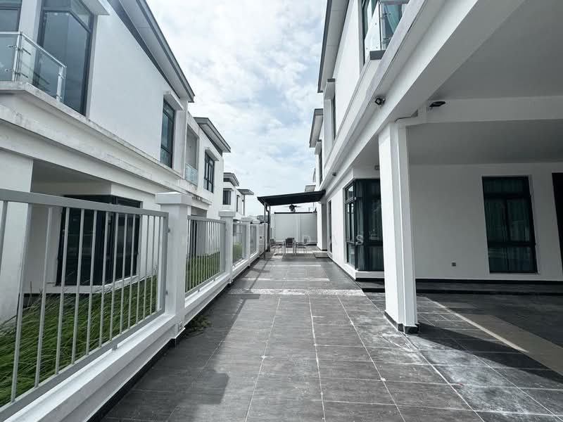 Condominium for Sale at The Cove Semi-Detached @ Horizon Hills - Kyle Das - Exterior - PropertyGuru.com.my