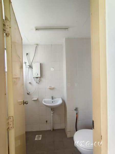 Pangsapuri untuk Dijual di Seri Pinang - Ivy Por - Bathroom - PropertyGuru.com.my