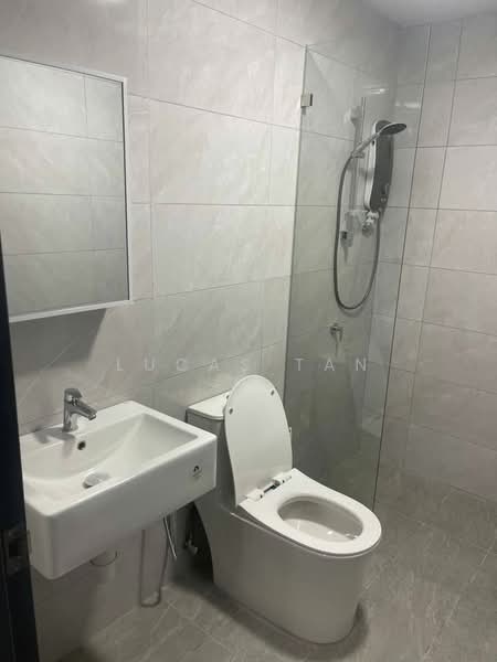 Servis Apartment untuk Disewa di Altris Residences @ The Quartz WM - Lucas Tan - Bathroom - PropertyGuru.com.my
