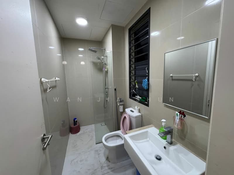 Service Residence for Rent at South View - Wan Jia Shun - Bathroom - PropertyGuru.com.my