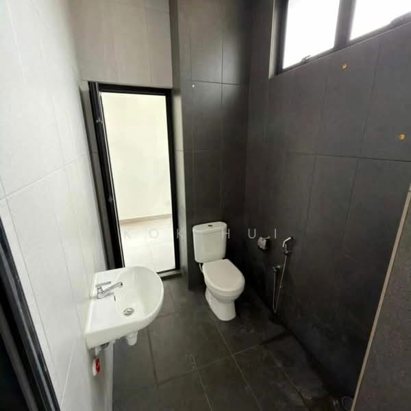 2-storey Terraced House for Sale in Setia Eco Cascadia (Tebrau) - Kok Hui - Bathroom - PropertyGuru.com.my
