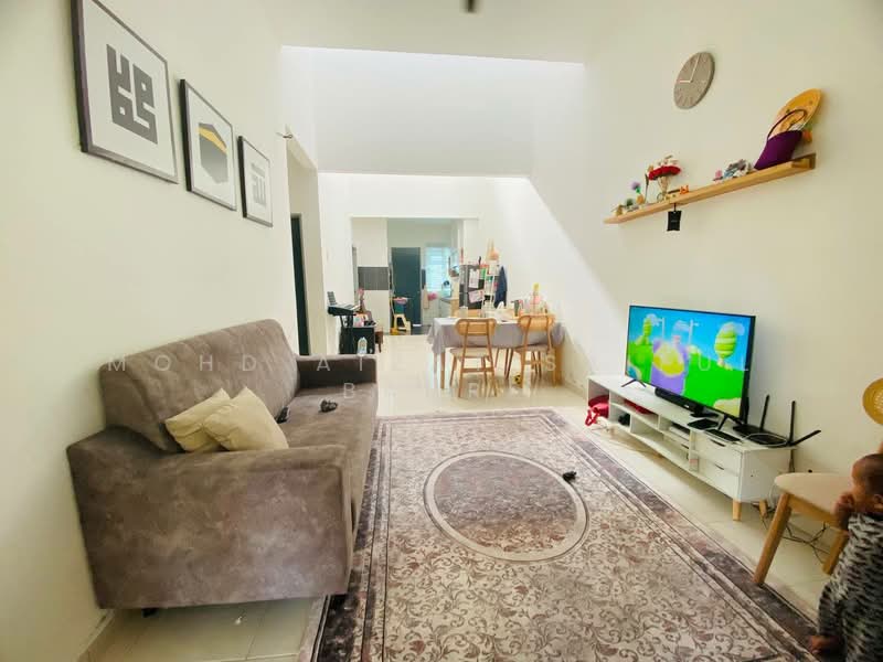 Rumah Teres 1 Tingkat untuk Dijual di Banting (Selangor) - Mohd Aizat Saiful Bahri - Living Room - PropertyGuru.com.my