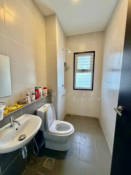 Rumah Teres 2 Tingkat untuk Dijual di Sepang (Selangor) - Mohd Aizat Saiful Bahri - Bathroom - PropertyGuru.com.my