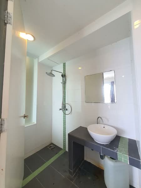 Servis Apartment untuk Disewa di Ritze Perdana 1 - david lee - Bathroom - PropertyGuru.com.my