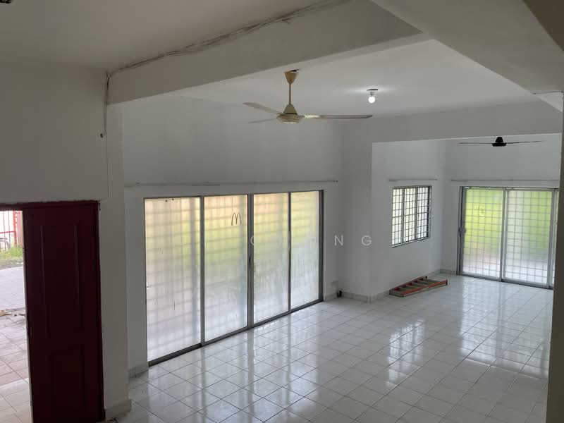 Rumah Berkembar untuk Dijual di Bandar Sungai Long (Selangor) - CK Chong - Living Room - PropertyGuru.com.my